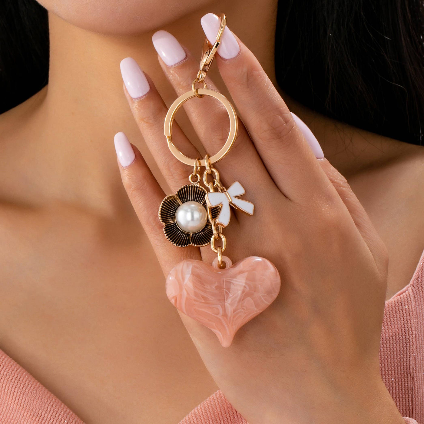 BAG CHARM KEY CHAIN-SWIRL HEART PERAL FLORAL BOW | 80K090: Gold