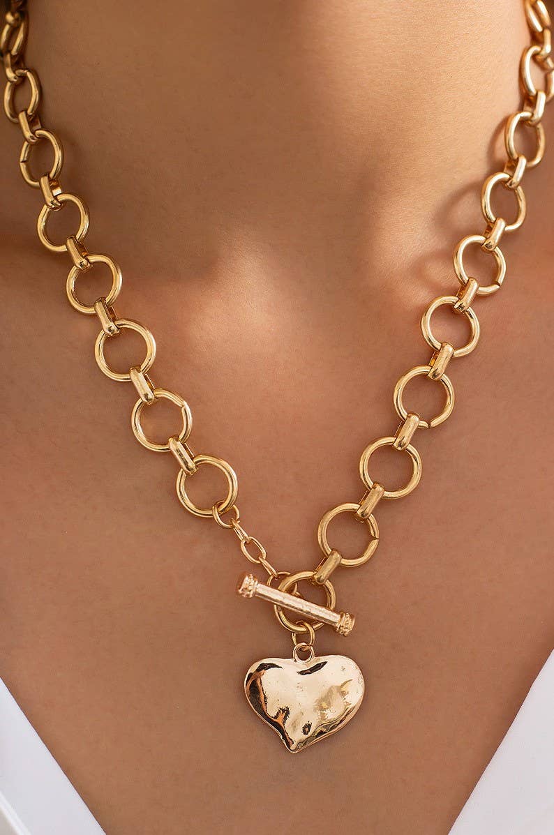 NOTABLE HAMMERED HEART FRONT TOGGLE NECKLACE | 40NK9476: GOLD