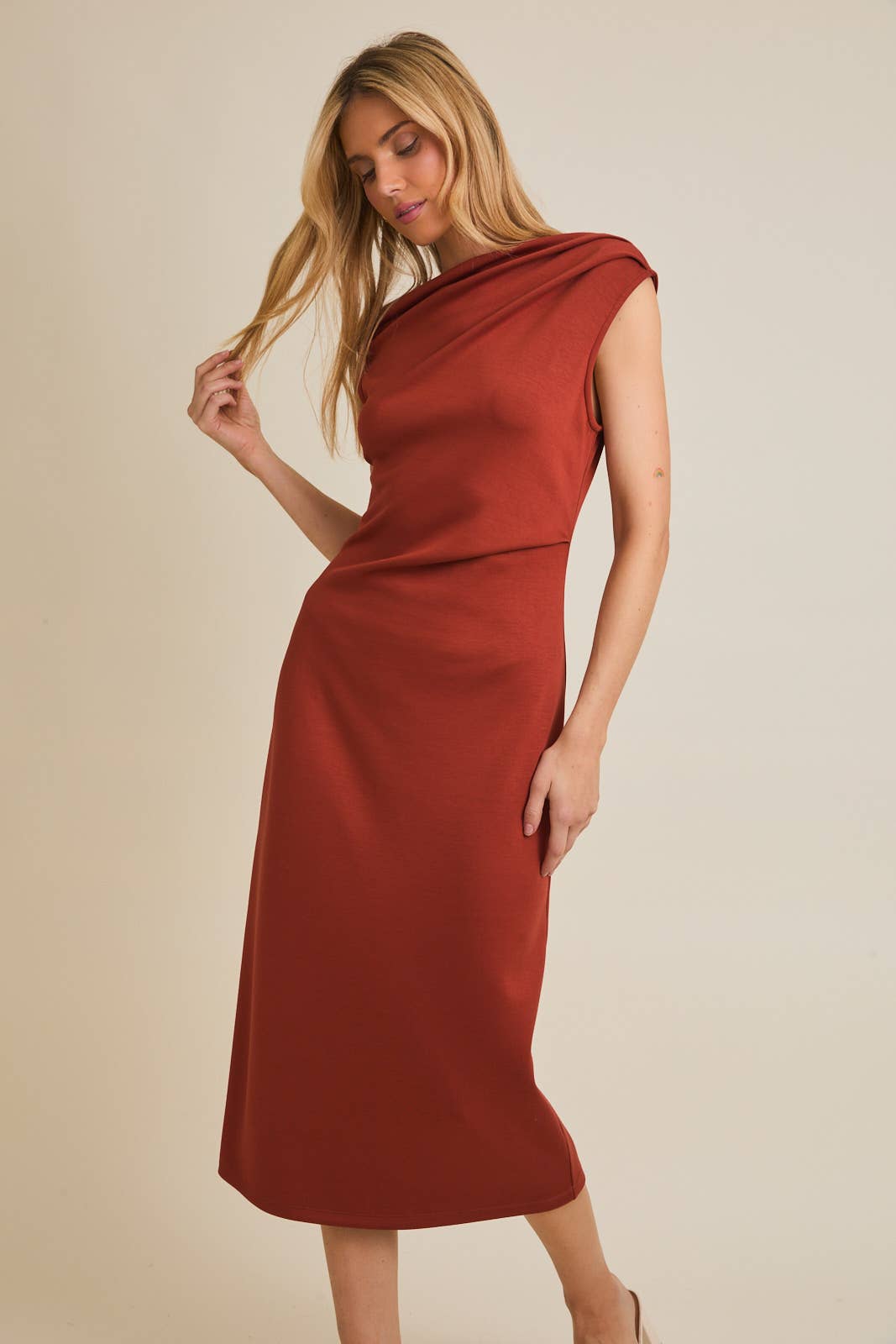 ONE SHOULDER SLEEVELESS MIDI DRESS: RUST / S,M,L