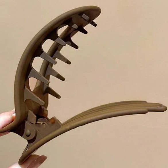 Jumbo Lay Flat Oval Hair Claw Clips Secure Styling | 40H982: TAUPE, Tort, Black